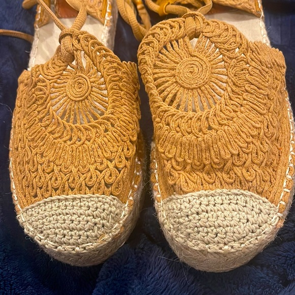 Womens lace up espadrilles - Picture 3 of 3